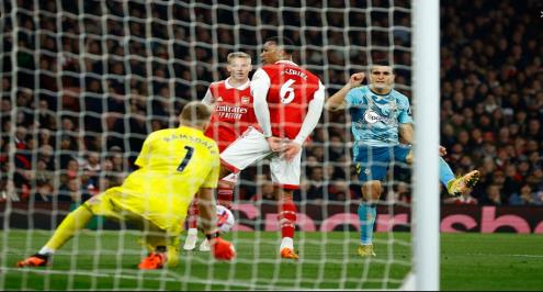 صباحك أوروبي.. ضربة مزدوجة لأرسنال.. نكسة ميلان.. وعودة سيرجي روبرتو